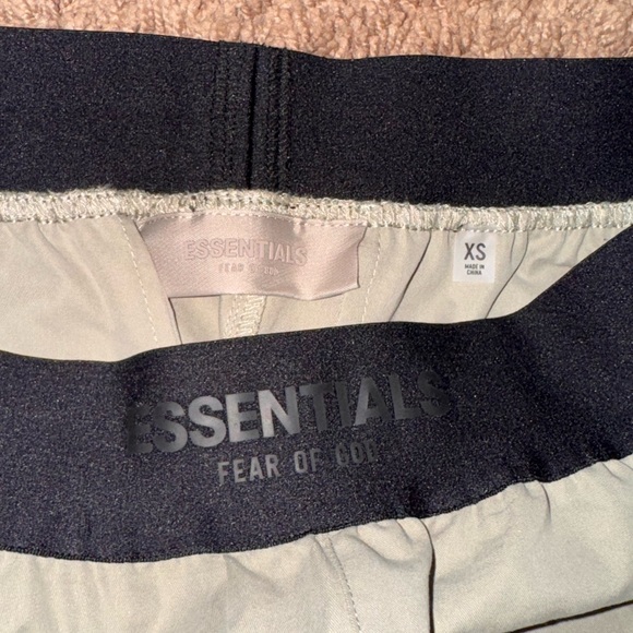 Essentials pants - Picture 3 of 5